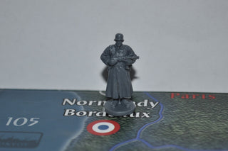 1/72 Caesar German Soldier with Field Greatcoat