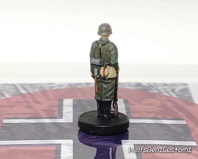 3D Printed WW2 German Rifleman (x10) - Combat Miniatures