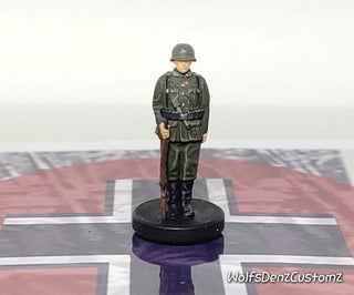 3D Printed WW2 German Rifleman (x10) - Combat Miniatures