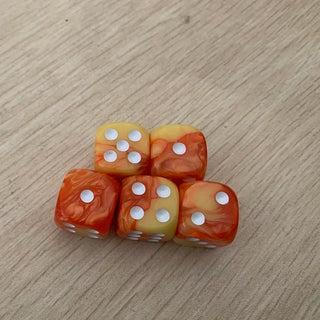 5pcs/set Two Colors Dice Puzzle Board Game Accessory 6 Sided Point Dice Funny Game 16mm - Combat Miniatures
