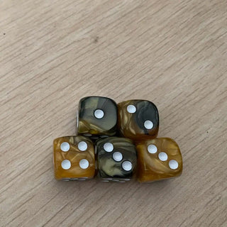 5pcs/set Two Colors Dice Puzzle Board Game Accessory 6 Sided Point Dice Funny Game 16mm - Combat Miniatures