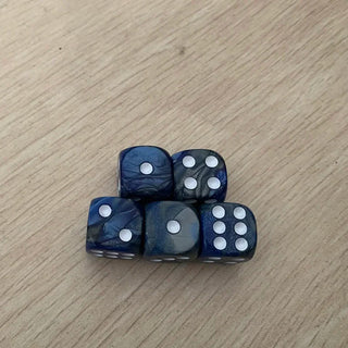 5pcs/set Two Colors Dice Puzzle Board Game Accessory 6 Sided Point Dice Funny Game 16mm - Combat Miniatures