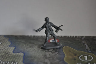 1/72 Caesar German Army Soldier - Combat Miniatures