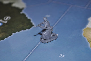 1/72 Caesar German Soldier with Field Greatcoat - Combat Miniatures