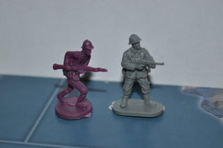 1/72 Caesar World War 2 French Army Soldier - Combat Miniatures