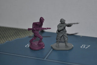 1/72 Caesar World War 2 French Army Soldier - Combat Miniatures