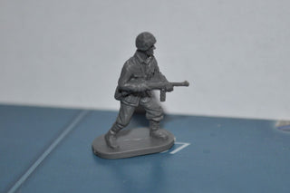 1/72 Caesar World War 2 Italian Soldier - Combat Miniatures
