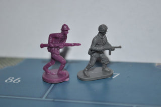 1/72 Caesar World War 2 Italian Soldier - Combat Miniatures