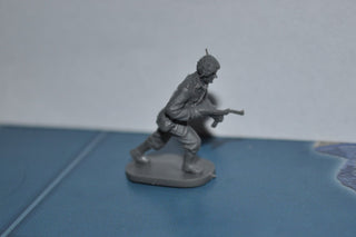 1/72 Caesar World War 2 Italian Soldier - Combat Miniatures