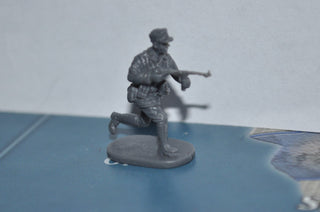 1/72 Caesar WWII German Afrika Korp Soldier - Combat Miniatures