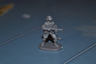 1/72 Caesar WWII German Afrika Korp Soldier - Combat Miniatures