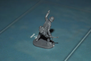 1/72 Caesar WWII German Afrika Korp Soldier - Combat Miniatures