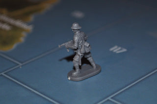 1/72 Caesar WWII German Afrika Korp Soldier - Combat Miniatures