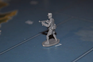 1/72 Caesar WWII German Afrika Korp Soldier - Combat Miniatures