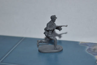 1/72 Caesar WWII German Afrika Korp Soldier - Combat Miniatures