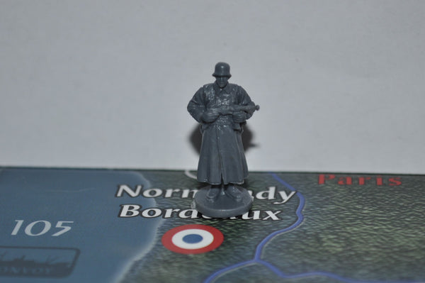 1/72 Caesar German Soldier with Field Greatcoat