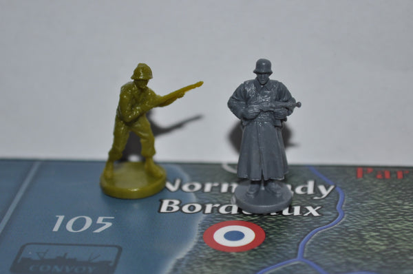 1/72 Caesar German Soldier with Field Greatcoat