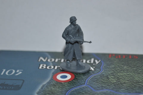 1/72 Caesar German Soldier with Field Greatcoat