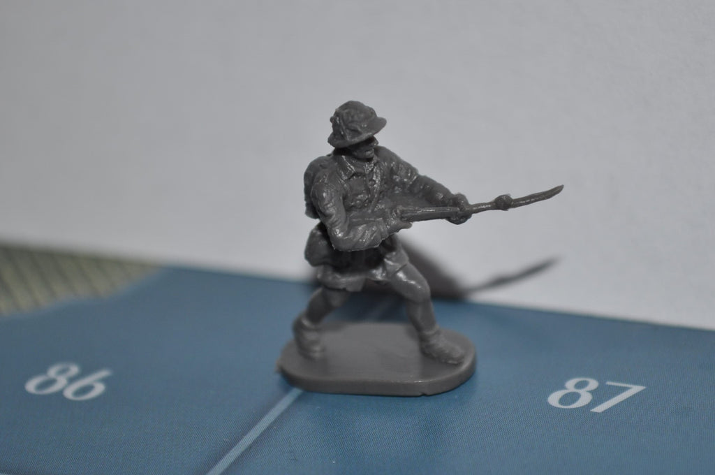 1/72 Caesar World War 2 Italian Soldier – Combat Miniatures